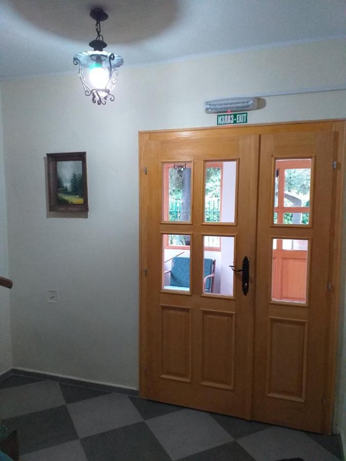 Zeravica Rooms B&B Σρέμσκι Καρλόβτσι Εξωτερικό φωτογραφία