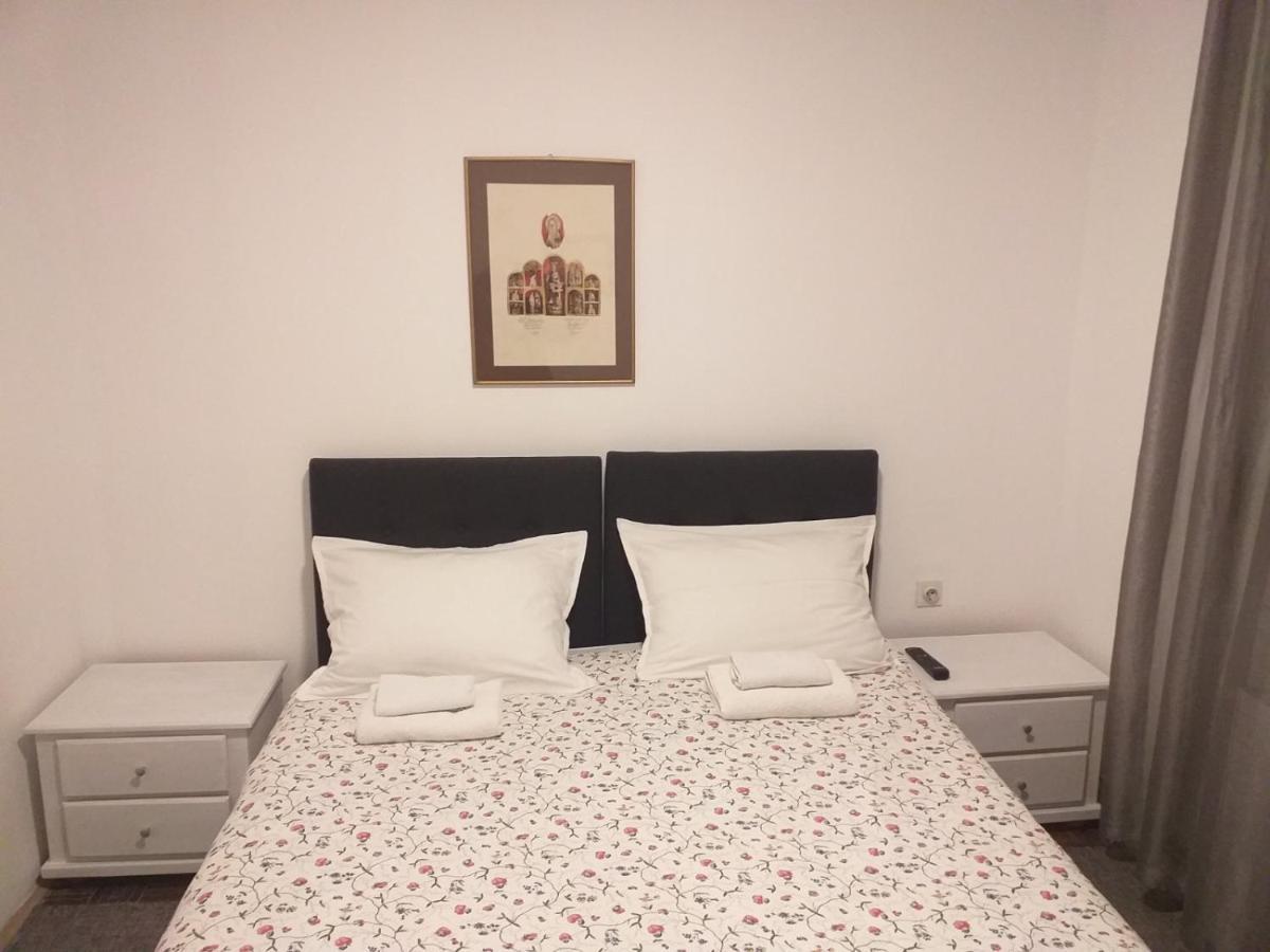 Zeravica Rooms B&B Σρέμσκι Καρλόβτσι Εξωτερικό φωτογραφία