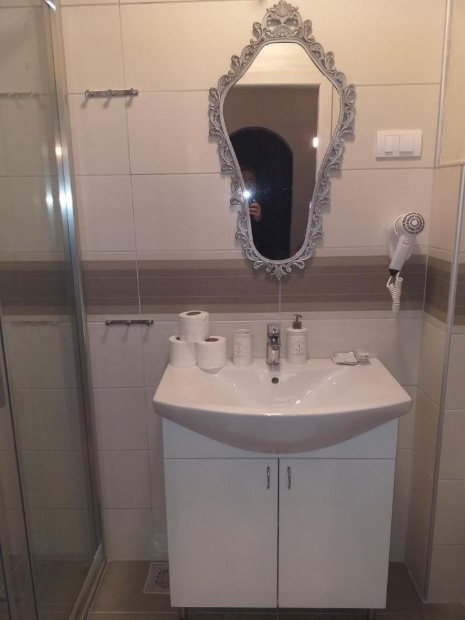 Zeravica Rooms B&B Σρέμσκι Καρλόβτσι Εξωτερικό φωτογραφία